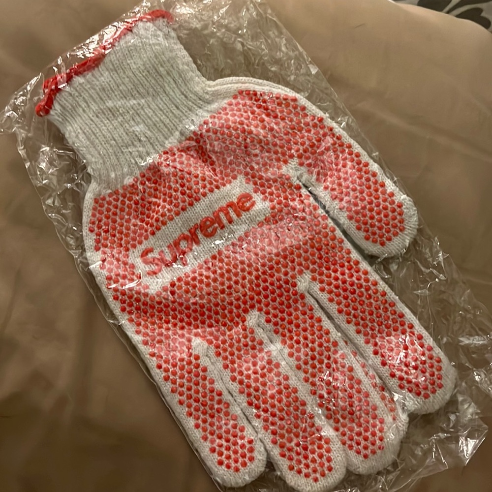 Supreme grip work gloves